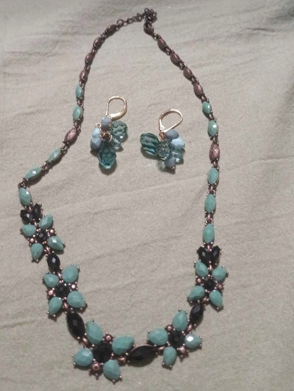 Elegant Turquoise and Black Crystal Necklace & Earring Set